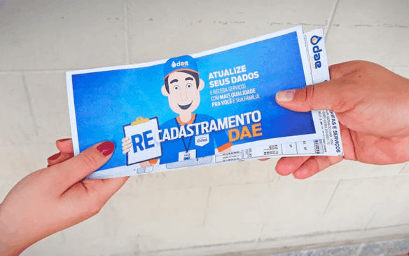 DAE vai de porta a porta para realizar recadastramento de clientes em Jundiaí