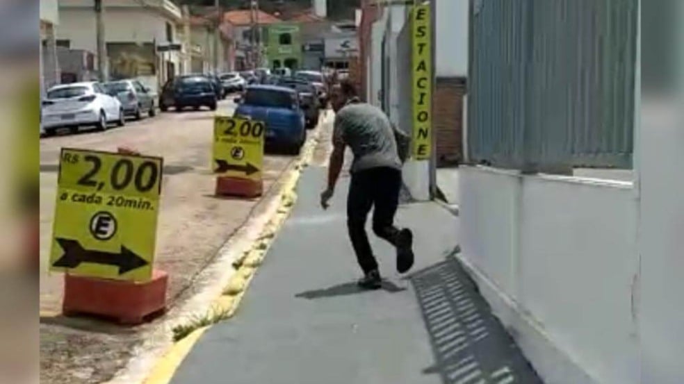 Homem correu assim que notou estar sendo perseguido. (Foto: Arquivo pessoal)