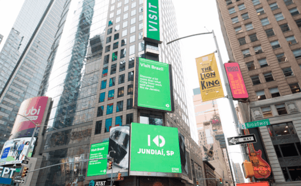 Jundiaí em um dos painéis eletrônicos da Times Square, principal avenida de Nova York. (Foto: Divulgação)