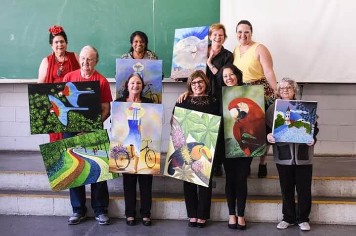 Grupo de pintura em tela apresenta trabalhos concluídos