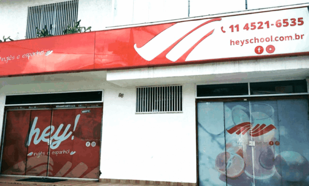 Fachada da escola de idiomas