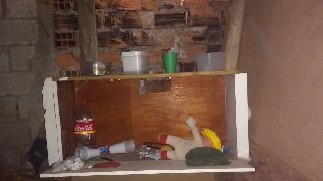 Armário vazio, sem alimentos