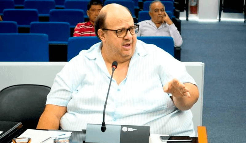 Foto do vereador Edvaldo em sessão