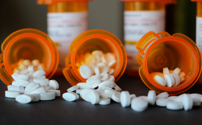 Comprimidos de cloroquina na mesa