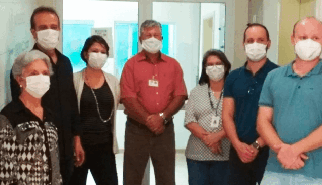 Miguel Haddad e corpo administrativo do Grendacc, em foto, de máscaras