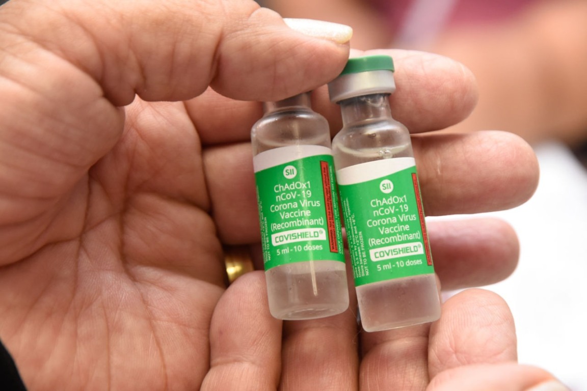 Frascos de imunizante da Oxford/AstraZeneca foram recebidos na tarde desta terça-feira (26) em Jundiaí