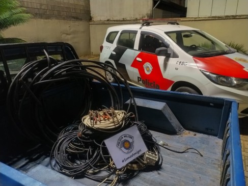 Trio é preso em flagrante por furtar fios de cobre