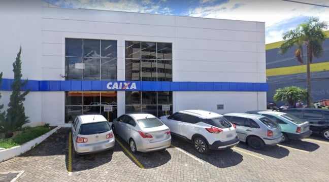 Prefeitura de Várzea Paulista cobra distanciamento na fila da Caixa Econômica