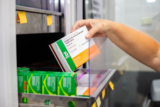 Itupeva recebe mais de 1,1 mil vacinas para idosos e educadores