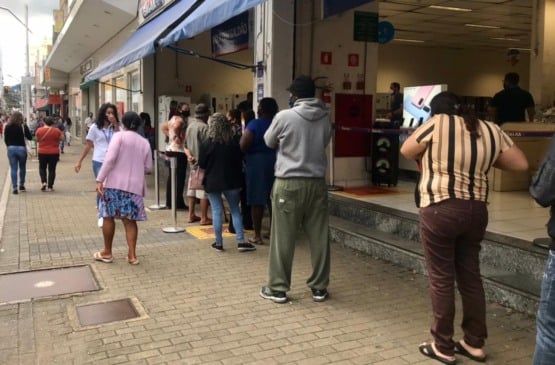 ACE Jundiaí comemora novo horário no comércio