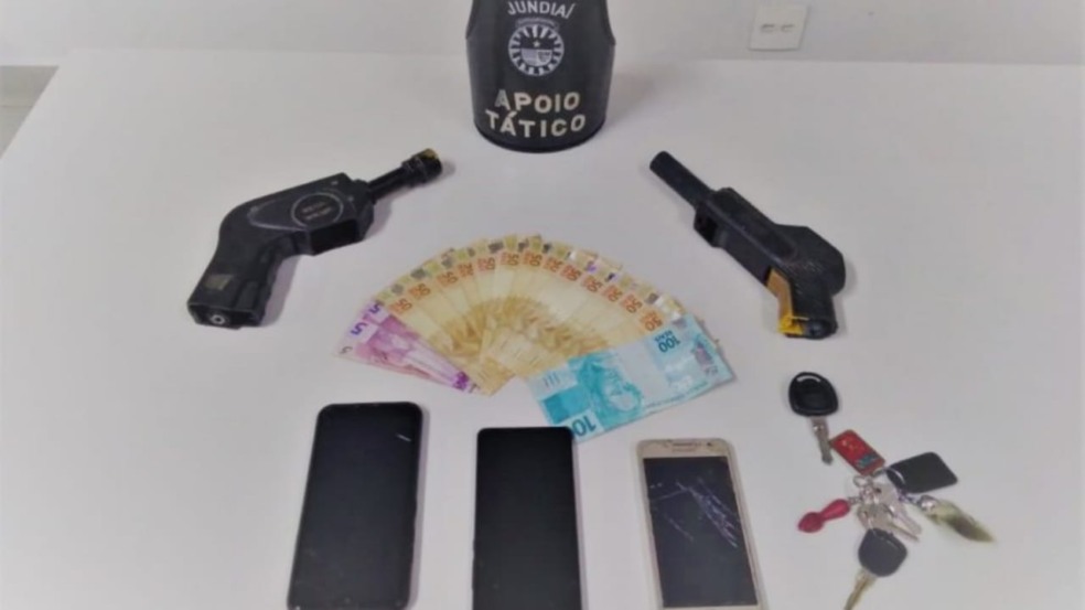 Trio que praticava roubos com réplicas de arma é preso em Várzea Paulista