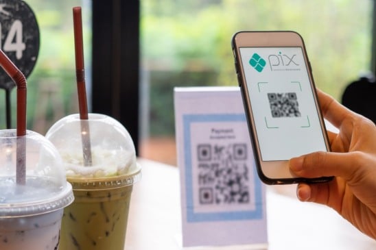 A partir de 15 de maio, lojistas podem substituir boletos por PIX