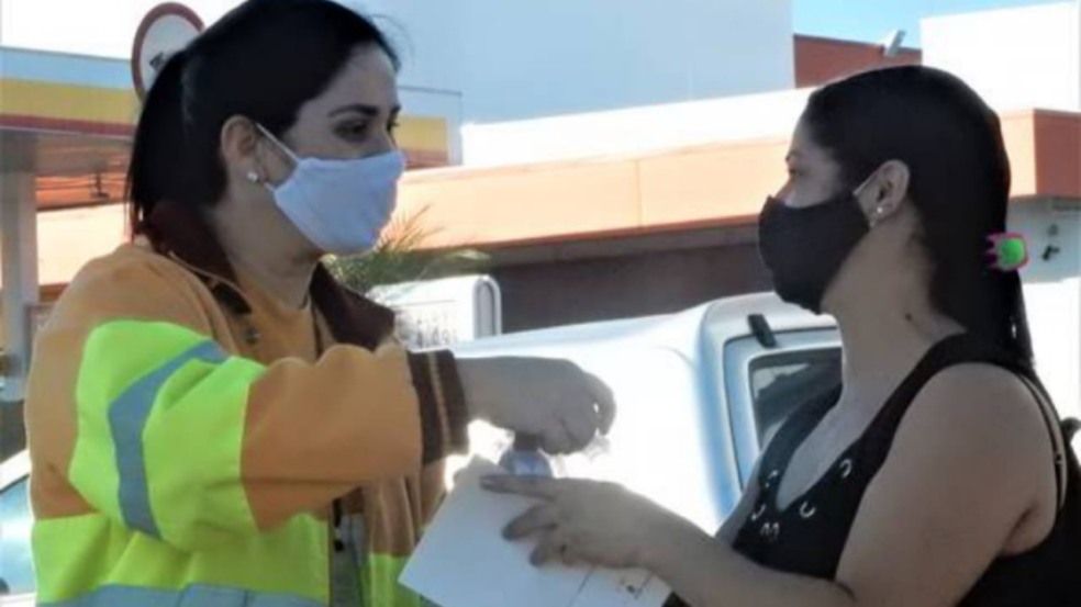 Maio Amarelo: CCR AutoBAn promove ação de incentivo ao uso de passarela