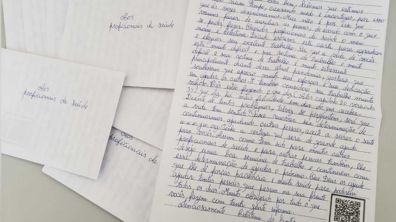 Envelopes e carta escrita por paciente do Hospital São Vicente