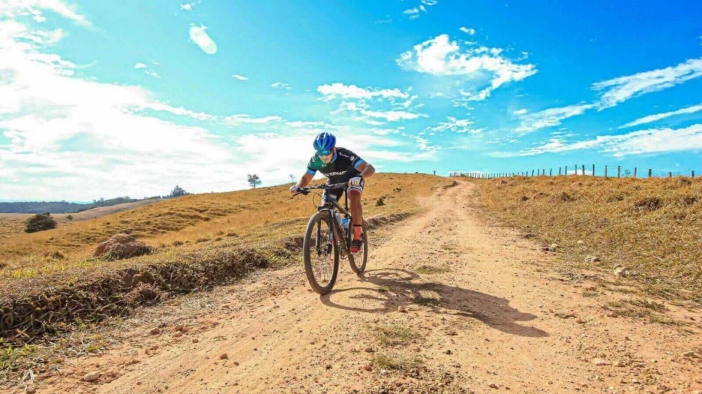 Ciclista Evair Cirino