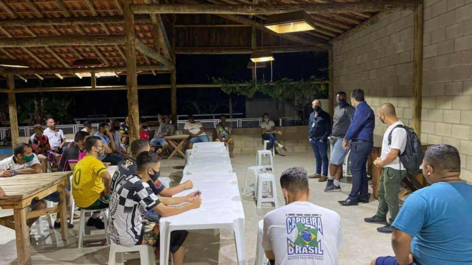 Reunião em campo na Vila Nambi