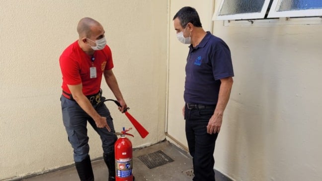 Bombeiro Civil da unidade garante a segurança e bem-estar dos colaboradores e pacientes