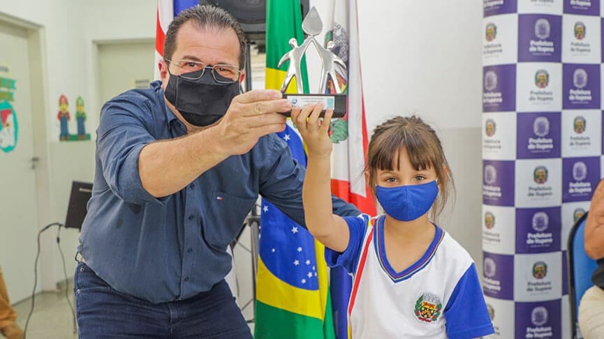 Vencedores da categoria paródia do ‘Projeto Gota D’ Água’ são homenageados em Itupeva Vencedores da categoria paródia do ‘Projeto Gota D’ Água’ são homenageados em Itupeva