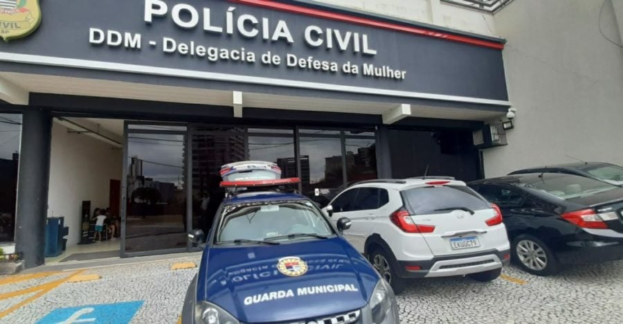 Faixada da Polícia Civil