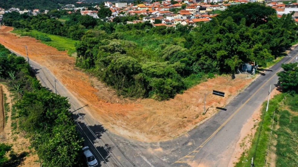 Prefeito de Itupeva visita obras de alargamento na via Estevão Poli com a avenida Guanabara Prefeito de Itupeva visita obras de alargamento na via Estevão Poli com a avenida Guanabara