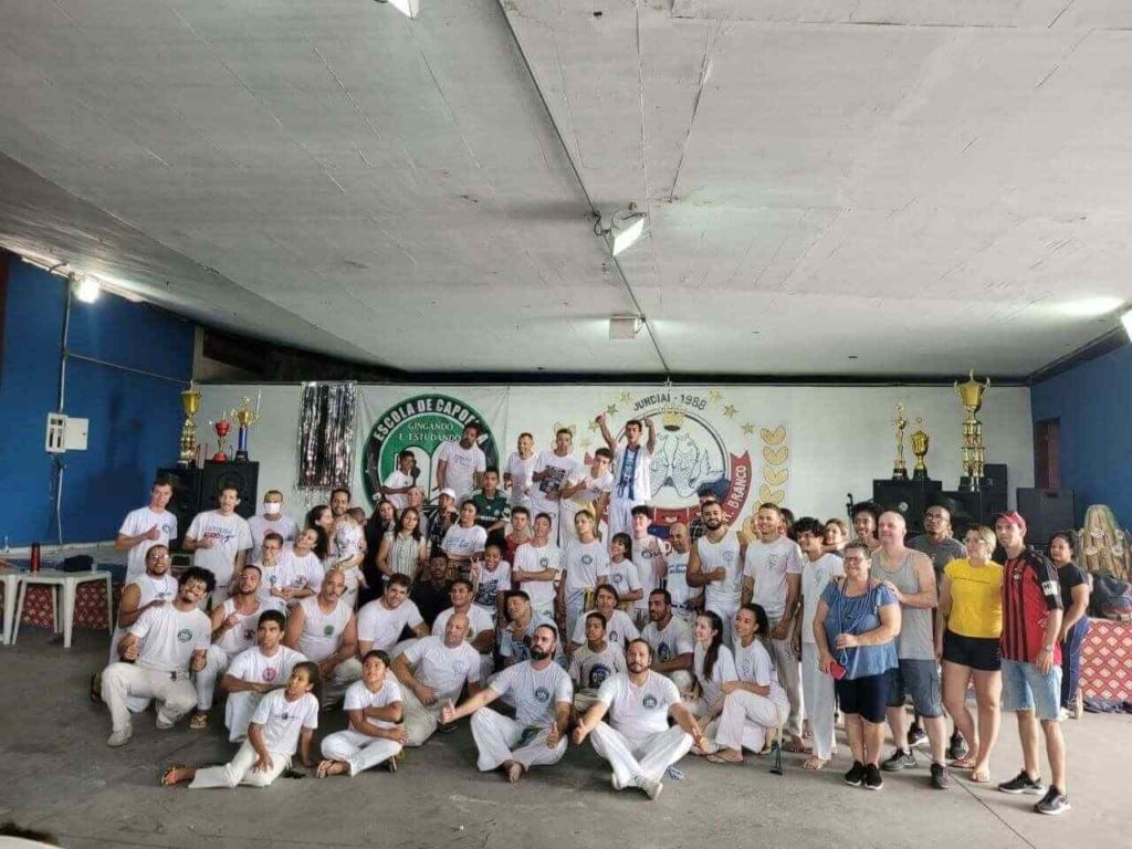 Gingando e estudando