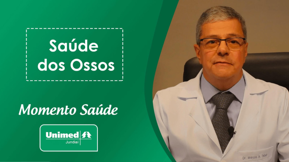 Thumb de vídeo da Unimed com médico em fundo verde