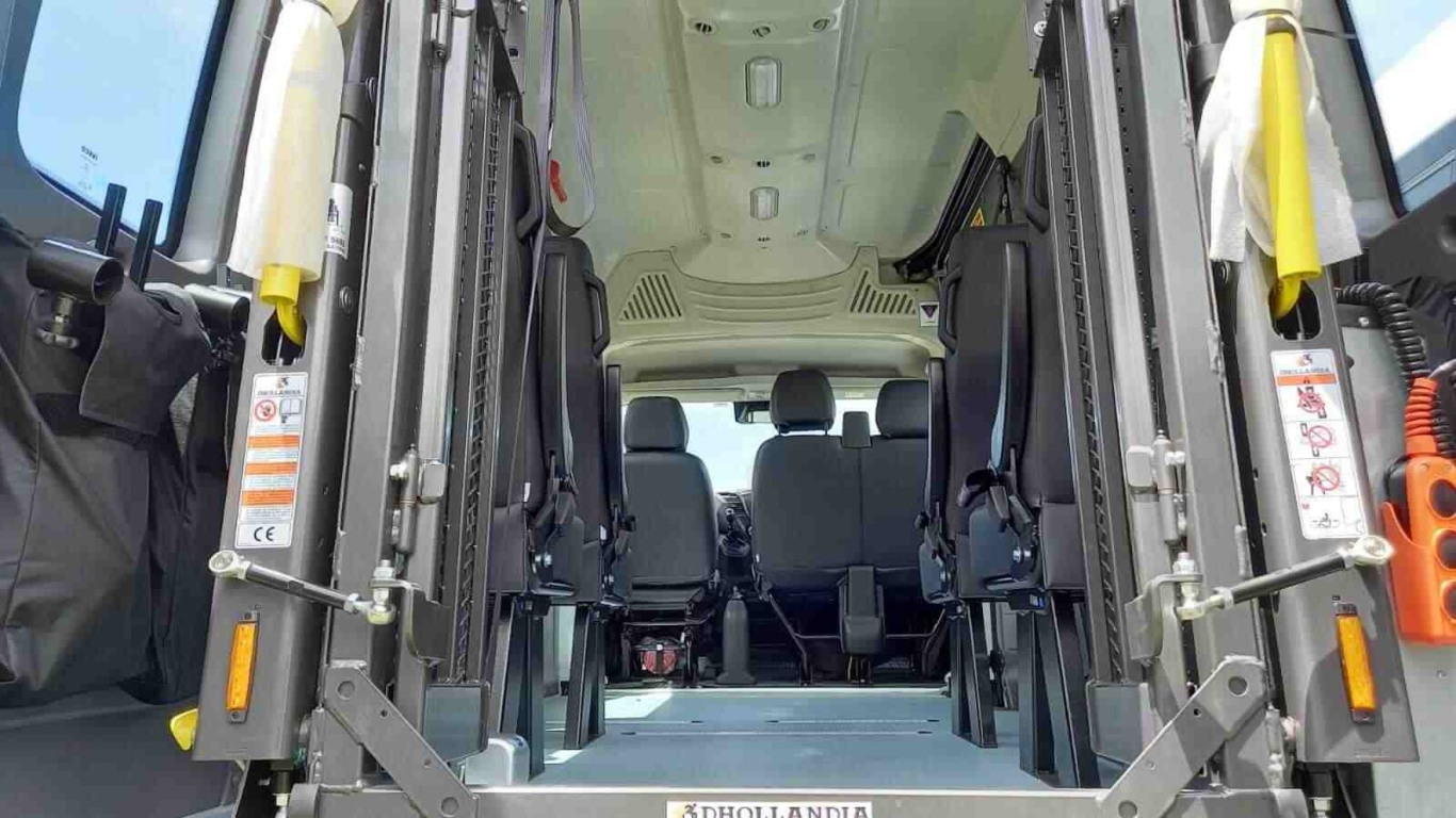 Entrega de Vans adaptadas