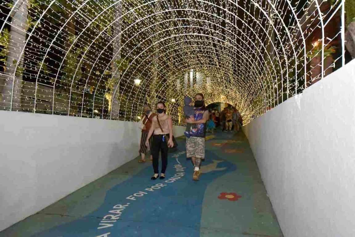 abertura-do-natal-no-centro_tunel-luz-solar-compressed