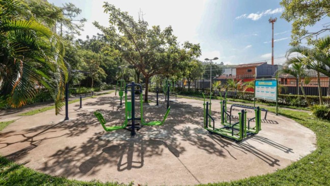 Academia ao ar livre.