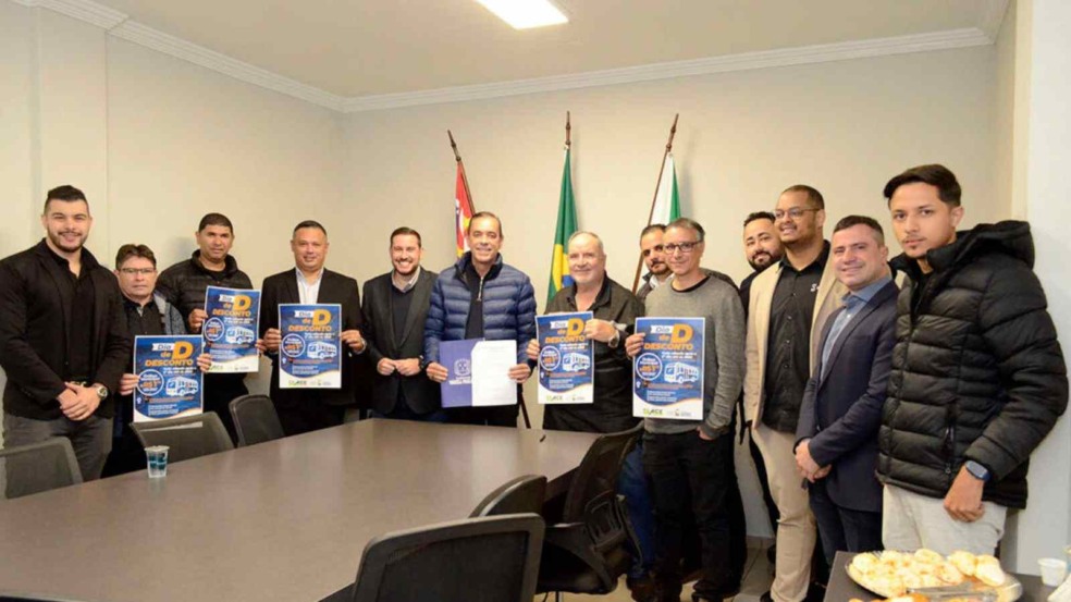 Reunião de lançamento do Dia D de Desconto.