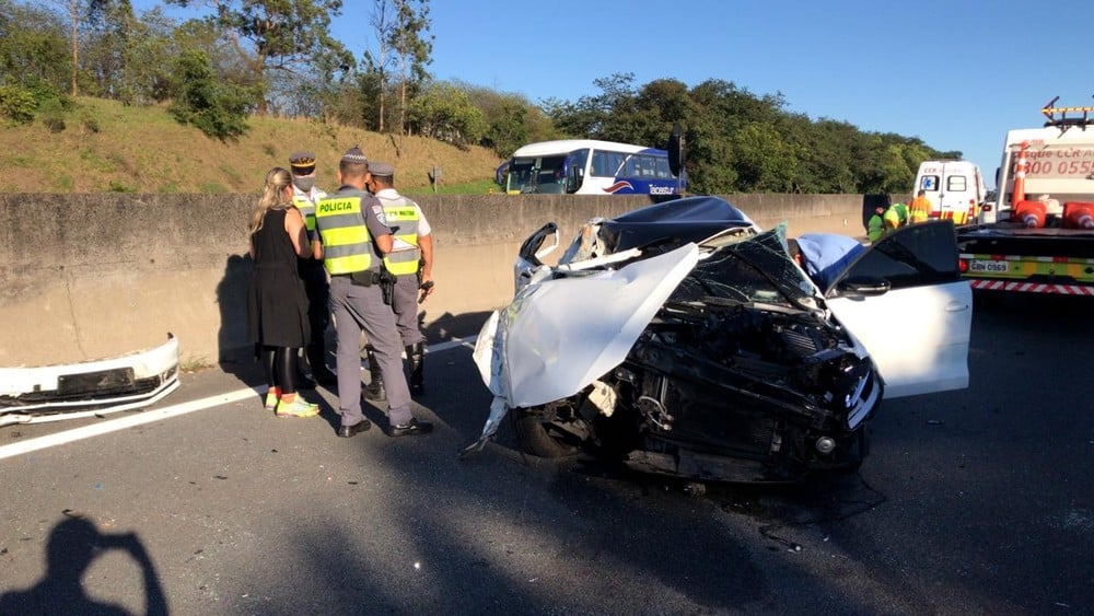 Acidente envolvendo quatro veículos na Rodovia Anhanguera, em Jundiaí