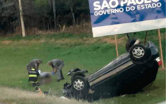 Acidente ocorreu na madrugada de domingo (6). (Foto: Foto: André Rigoni/G1)