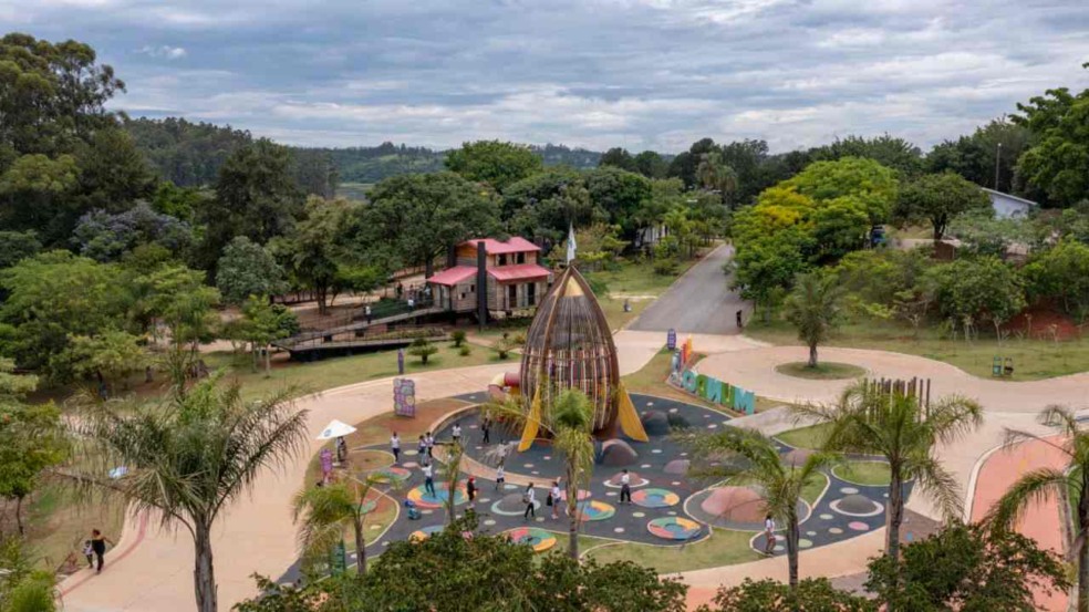 foguete do parque mundo das crianças foguete do parque mundo das crianças
