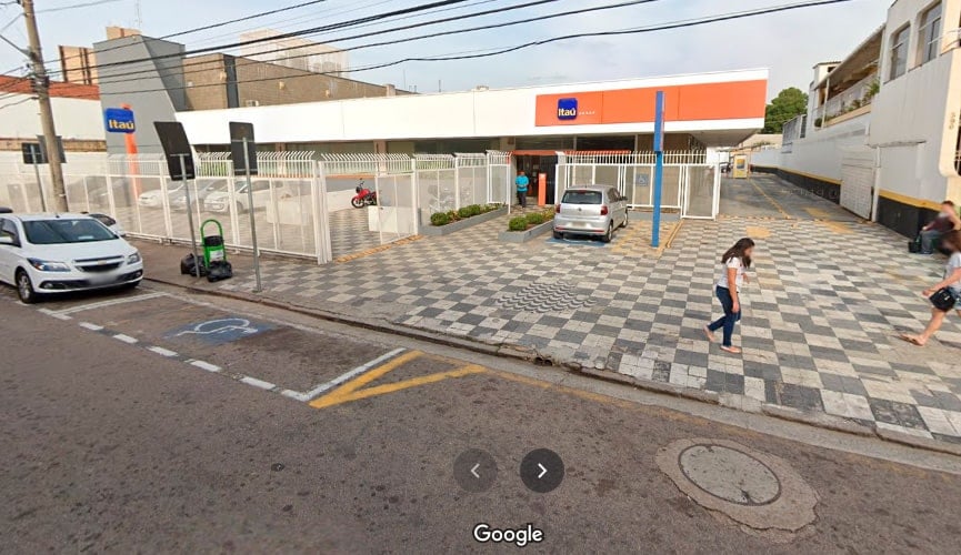 Agência do Banco Itaú na Ponte São João, em Jundiaí.