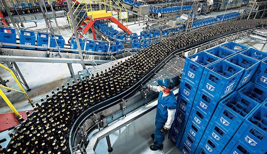 Linha de produção da Ambev