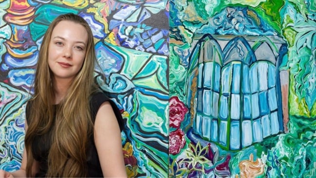 À esquerda, imagem de artista; à direita, obra de arte.