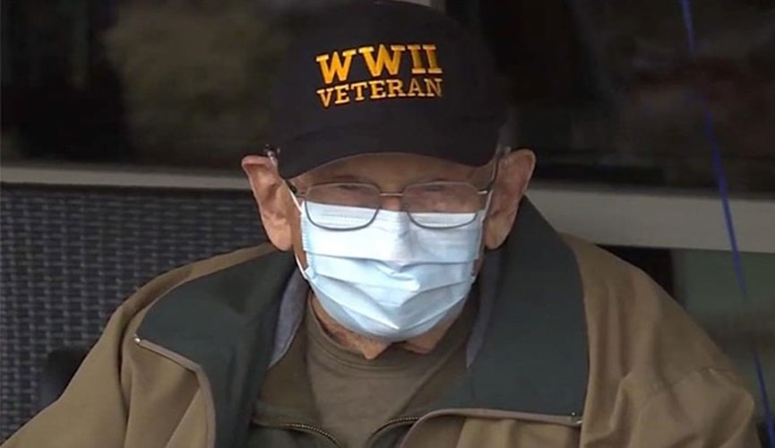 Foto de pessoa com máscara