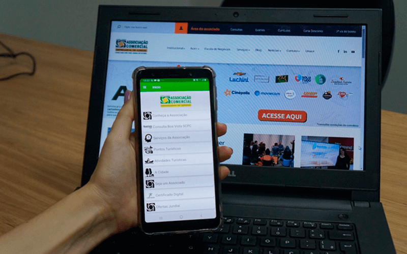 Pontos turísticos, restaurantes mais próximos e eventos importantes: tudo a apenas um clique. (Foto: Divulgação)