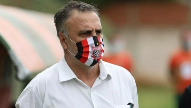 Técnico Oliveira, do Paulista F.C de Jundiaí