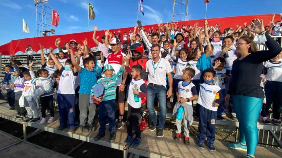 Crianças tiveram uma tarde diferente na Arena Cross