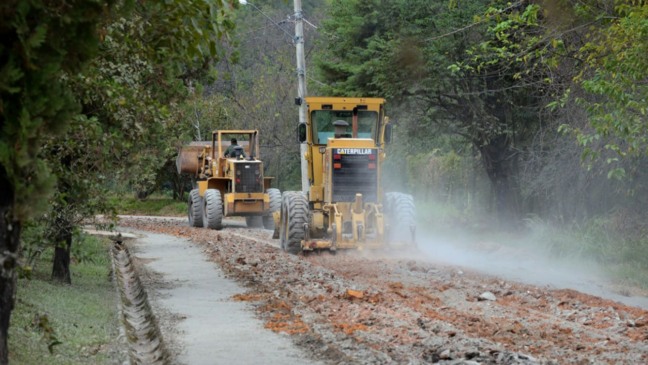 Primeira via rural de Jundiaí a ter a recicladora em ação foi a Alameda Dom Pedro, no Terra Nova