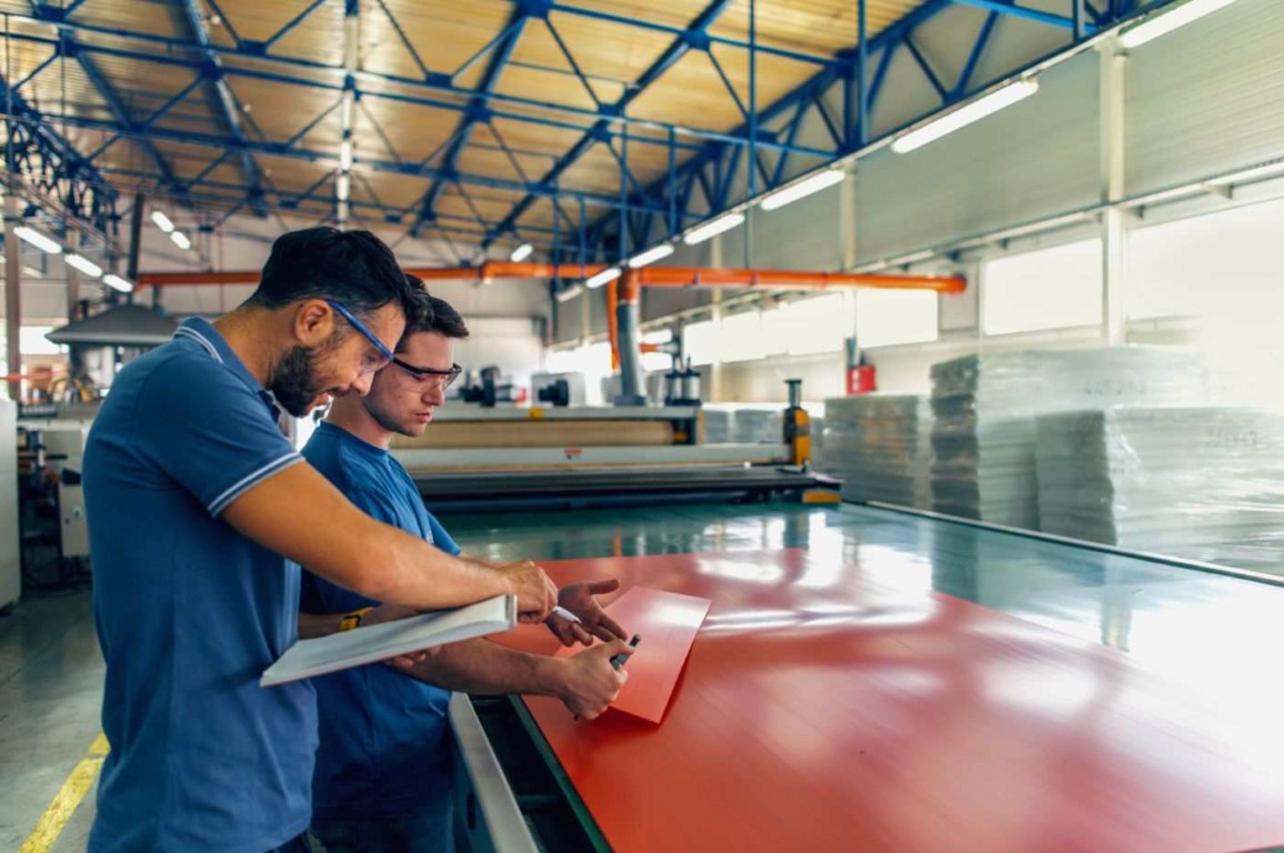 Trabalho de assistente de controle de qualidade