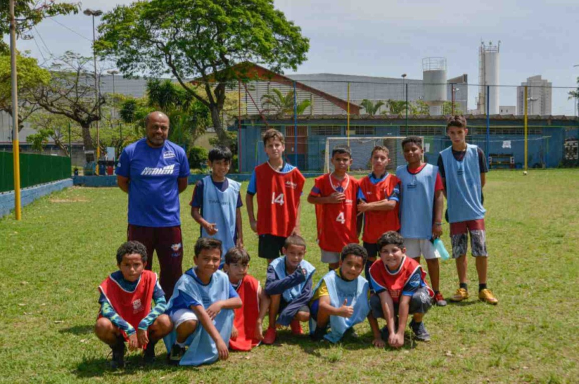 Aulas de futebol para a criançada têm vagas disponíveis. Foto: Prefeitura de Jundiaí Aulas de futebol para a criançada têm vagas disponíveis. Foto: Prefeitura de Jundiaí