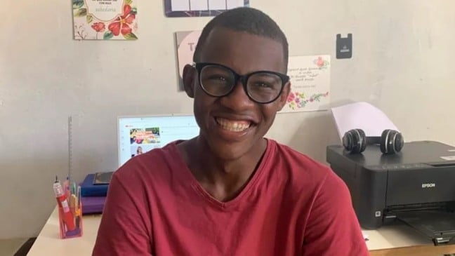 Jovem que estudou em casa sem energia elétrica passa em medicina pede ajuda financeira para pagar despesas