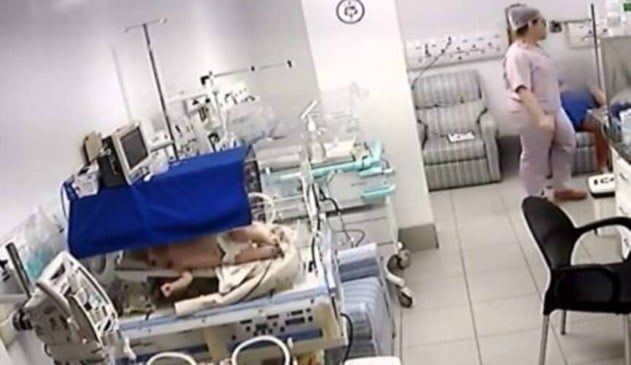 Câmera de segurança flagra bebê caindo de incubadora em UTI Neonatal
