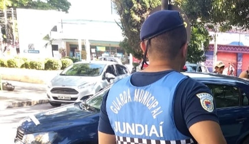 Foto de guarda municipal no Centro de Jundiaí