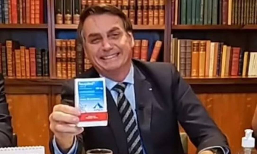 Bolsonaro com cloroquina