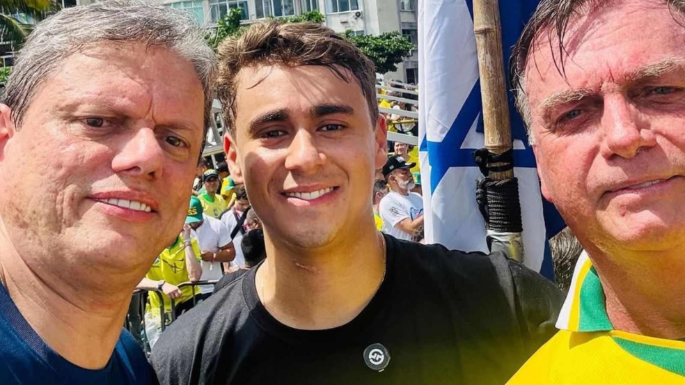 Tarcísio com Nikolas e Bolsonaro.