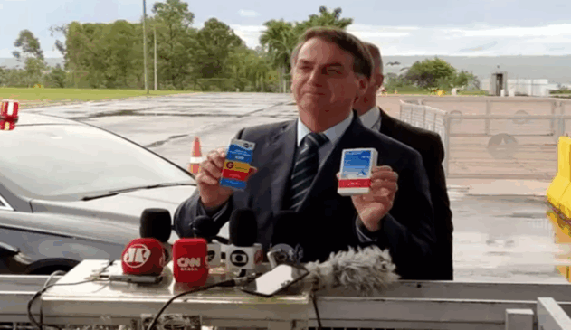 Jair Bolsonaro durante coletiva de imprensa