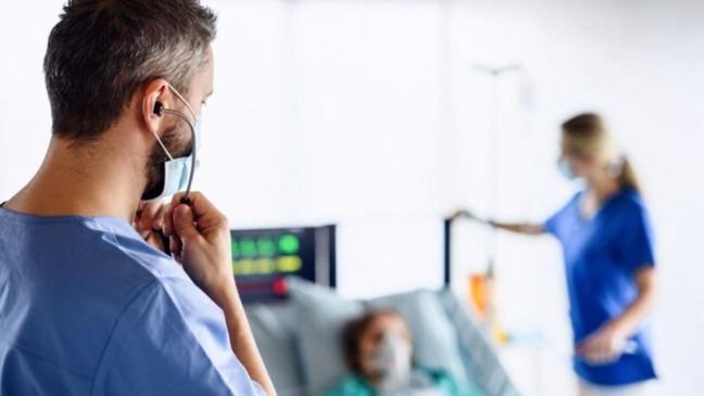 Em relação aos novos casos, país teve um recorde: foram mais 3.058 pessoas confirmadas (Foto: Envato Elements)